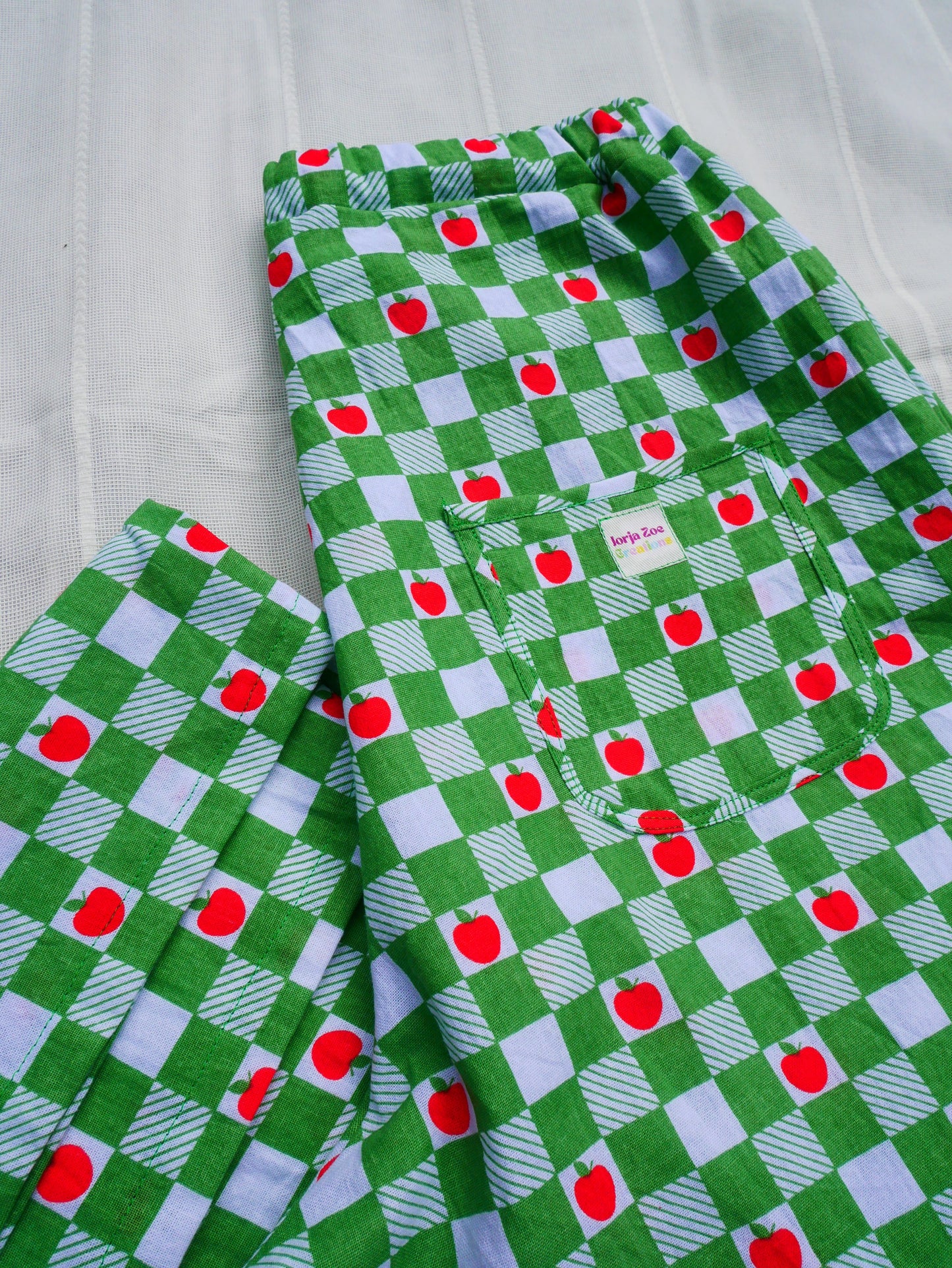 'Apple of My Eye' Grown Pants